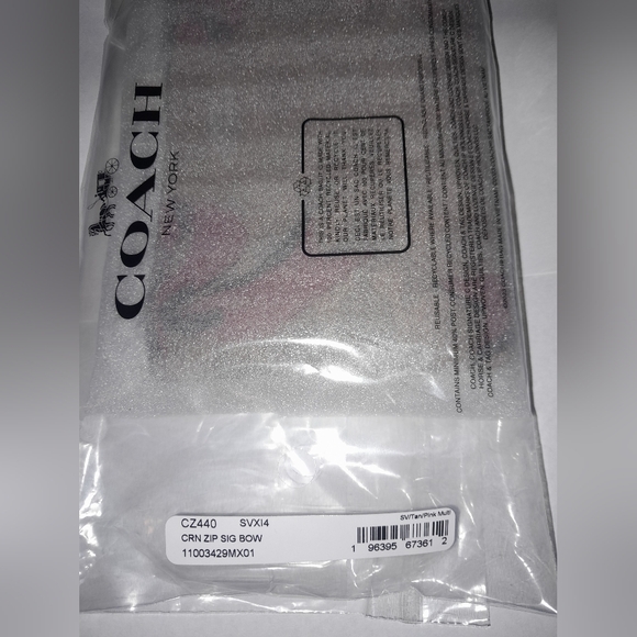 COACH Bow Print Wristlet NWT - Picture 2 of 6
